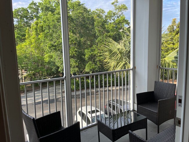 Building Photo - 2 Bedroom 2 Bath Furnished Condo at The Regatta - James Island