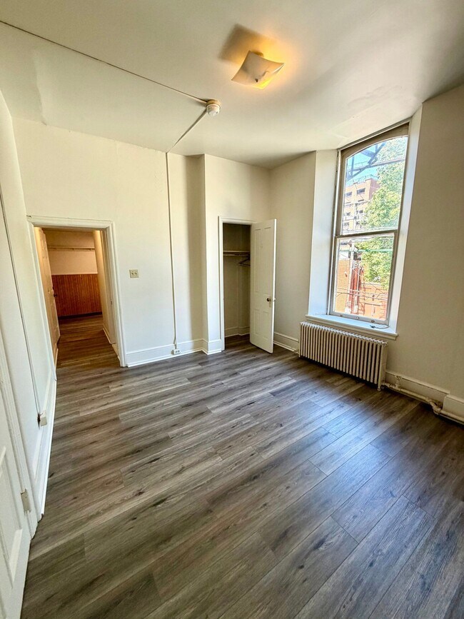 Building Photo - 446 N Duke St
