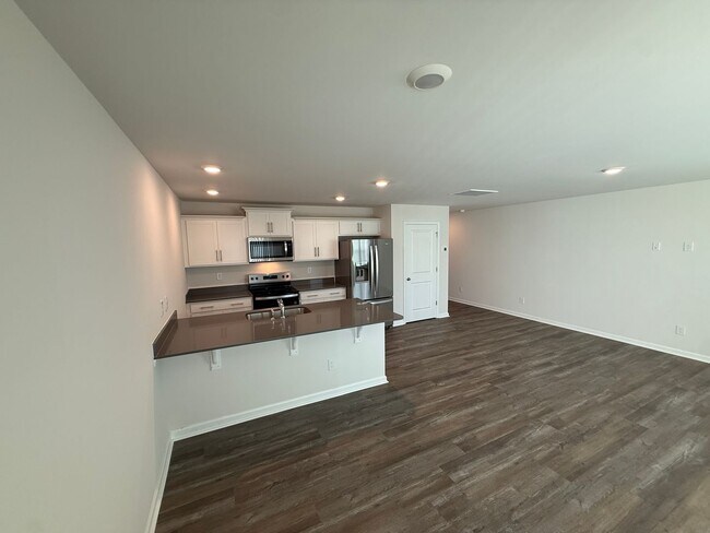 Building Photo - Beautiful Townhome in Charlotte