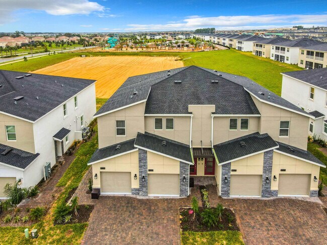 Building Photo - 9335 Sommerset Hills Dr
