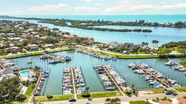 Building Photo - 456 Yacht Harbor Dr