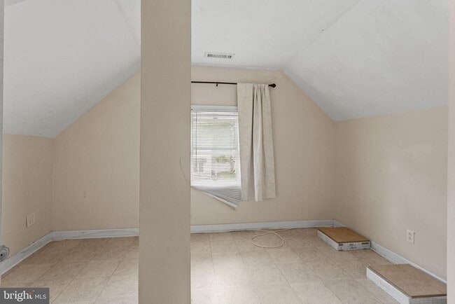 Building Photo - 9323 Cloverly Rd