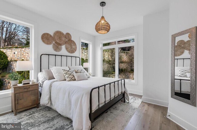 Building Photo - 8201 River Rd