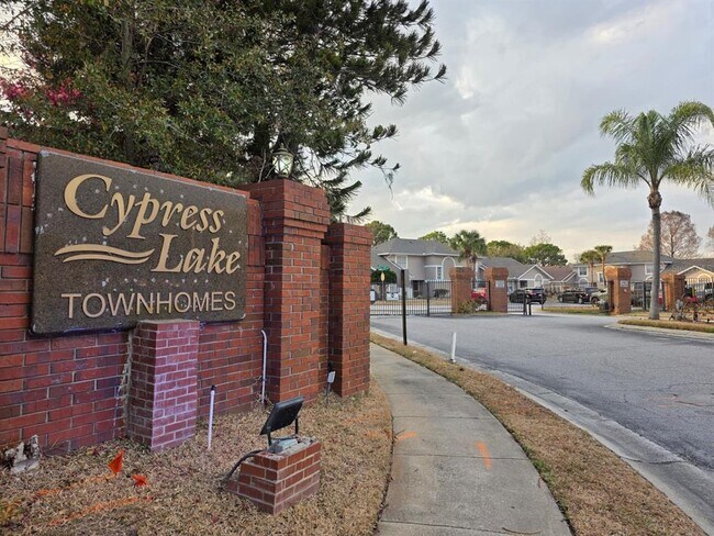 Building Photo - 2358 Water View Loop