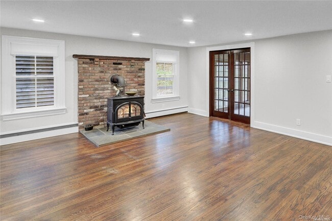 Building Photo - 42 Blydenburgh Ln