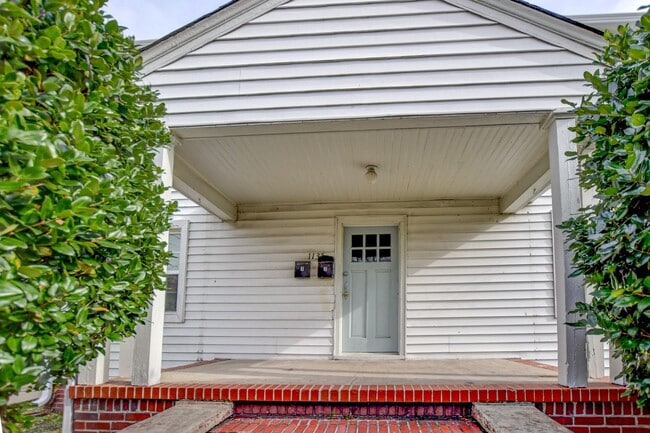Building Photo - 1135 Jackson Ave