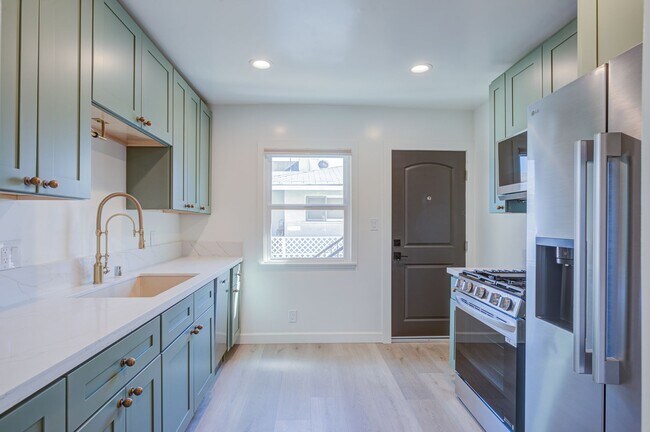 Building Photo - Riverside Residences