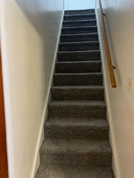 Building Photo - 520 SW 5th St