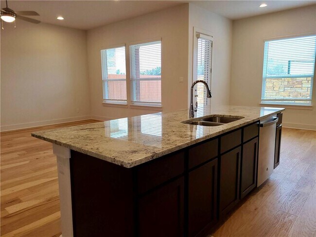 Building Photo - 1265 Summerbrooke Cir