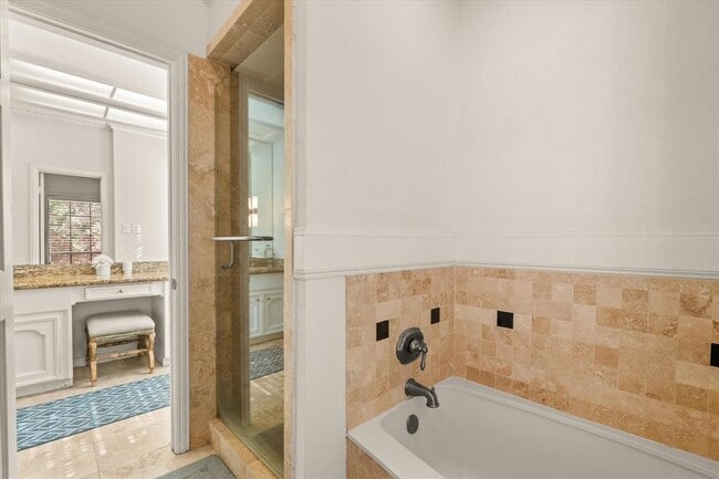 Building Photo - 4948 Post Oak Timber Dr