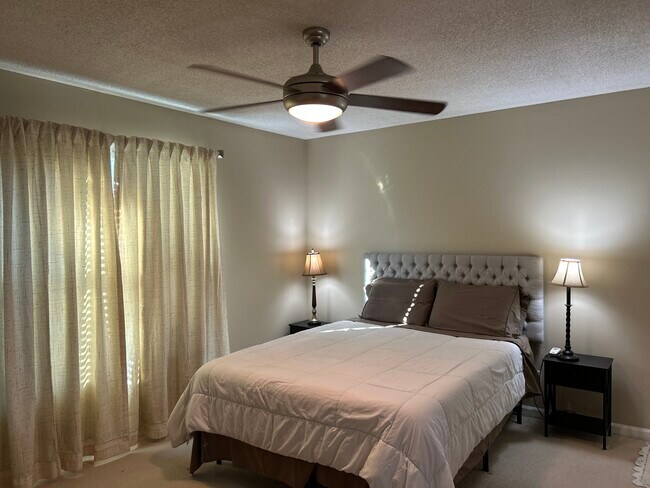 Building Photo - 113 Manor Row