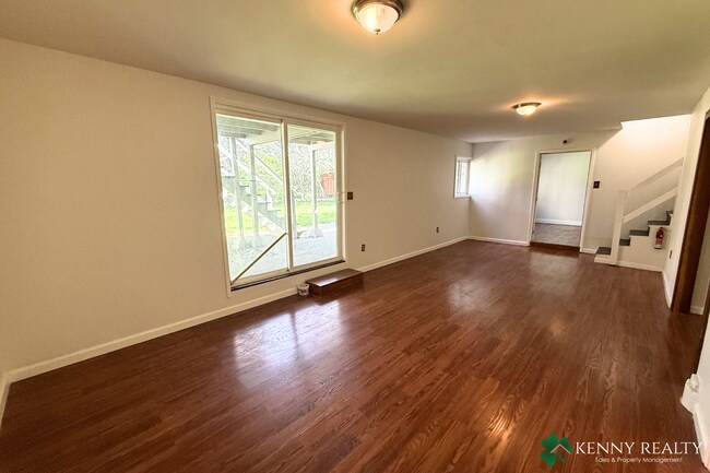 Building Photo - Spacious Remodeled 3 BD/2 BA Home, Bonus Rooms & Large Backyard