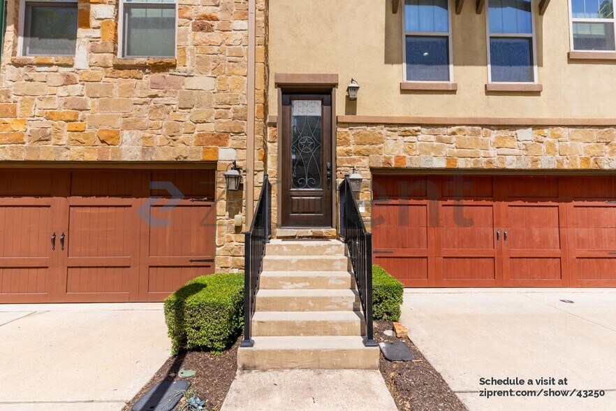 Primary Photo - 1025 Highknoll Ln