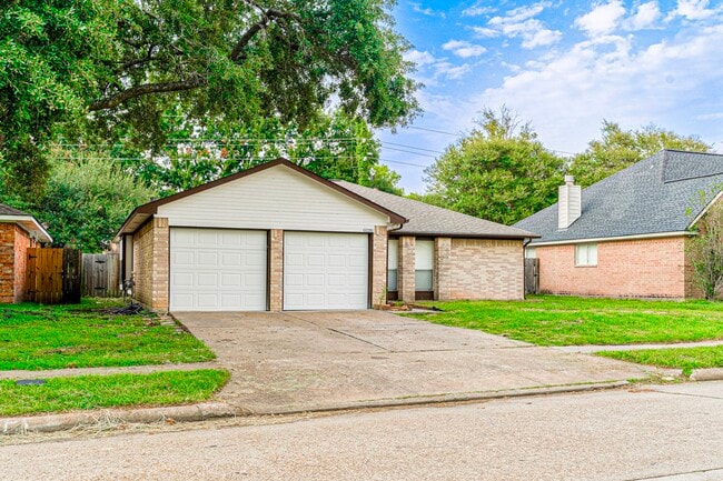 Building Photo - 22018 Kenlake Dr