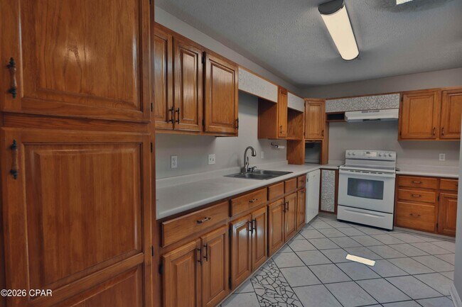 Building Photo - 3931 Treasure Cir