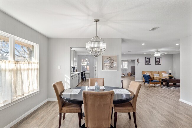Building Photo - 2753 Larkspur Ln