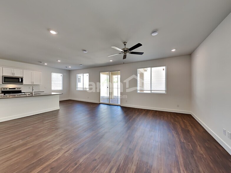 Building Photo - 4840 Blushing Star St