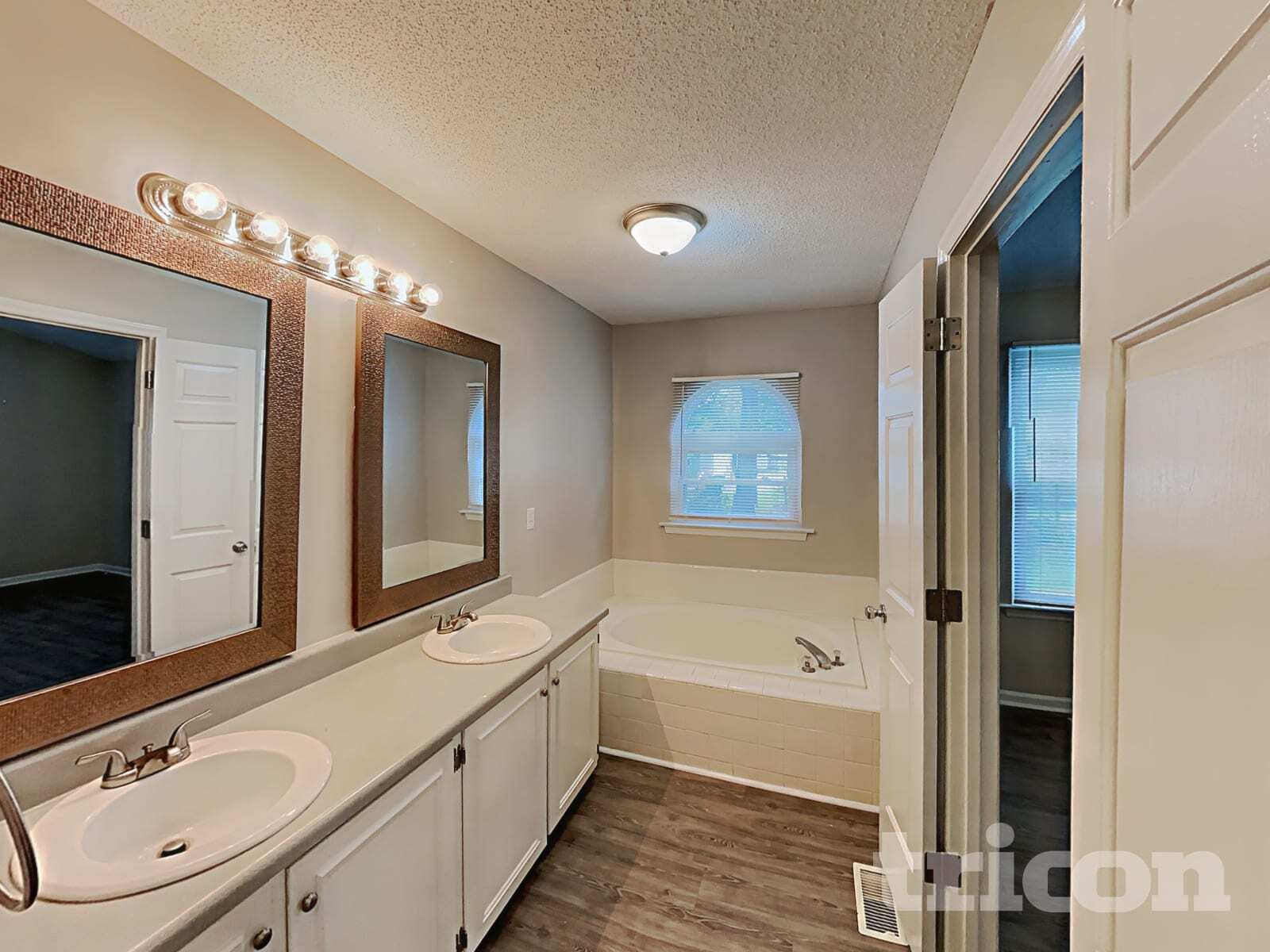 Building Photo - 3520 Lytham Pl