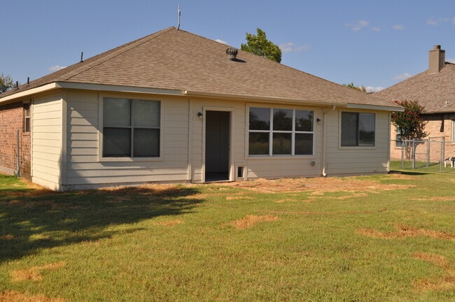 Building Photo - 705 Katy Ln