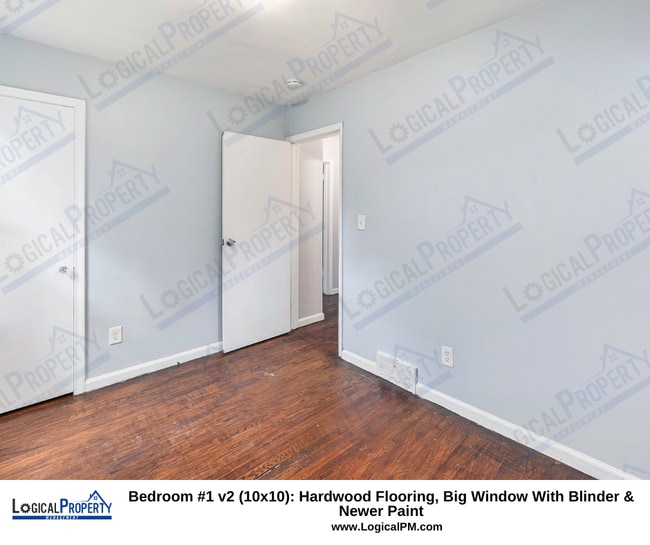 Building Photo - 3 Bed/ 1Bath Bungalow w/ Basement, Fenced ...