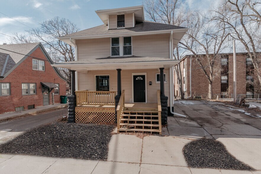 Building Photo - 819 S 10th St
