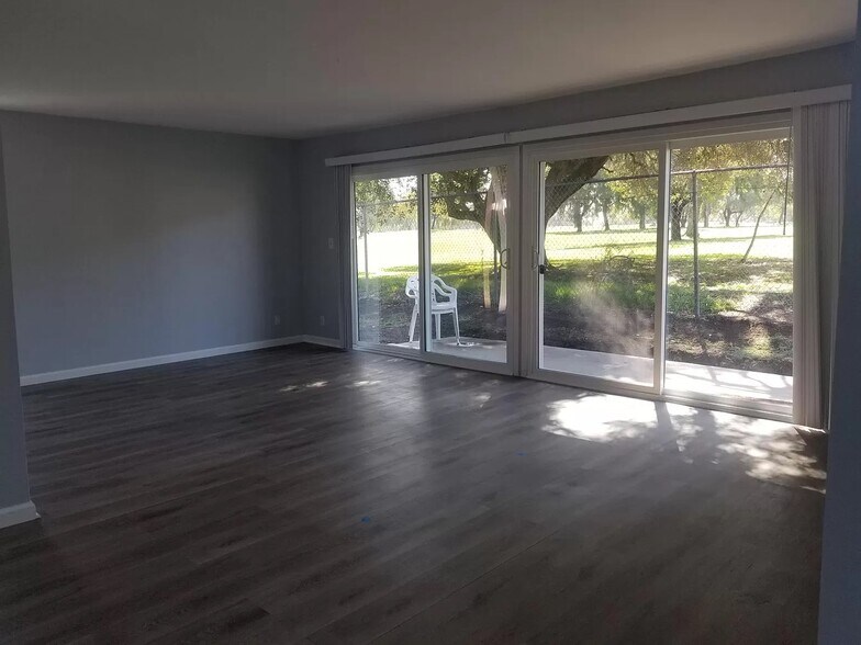 Building Photo - 5504 Fernhill Cir