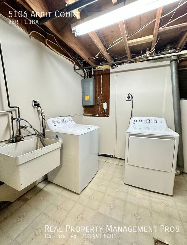 Building Photo - 5106 Arrit Ct