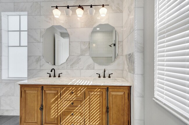 Building Photo - 3600 NW 5th Terrace