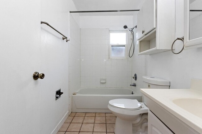 Building Photo - Move In NOW! Beautiful Davis Home Near UC Davis | Bright Open Layout + Private Backyard