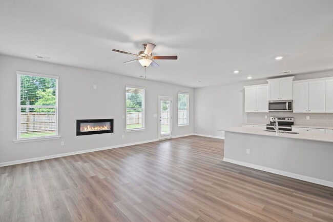 Building Photo - 2106 Cadenza Cir