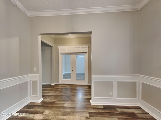 Building Photo - 440 Pine Eagle Dr