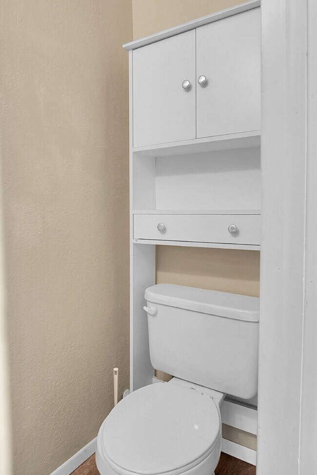 Building Photo - $1,440.95- 2 Bed, 1.5 Bath Townhome in CO Springs with Central AC and All Utilities Included