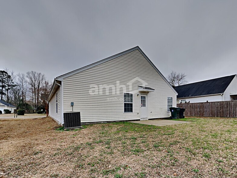 Building Photo - 618 Resinwood Rd