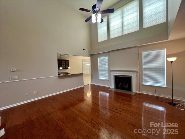 Building Photo - 7001 Mountain Top Ct