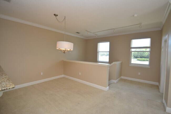 Building Photo - Tidelands Condo! Community amenities!