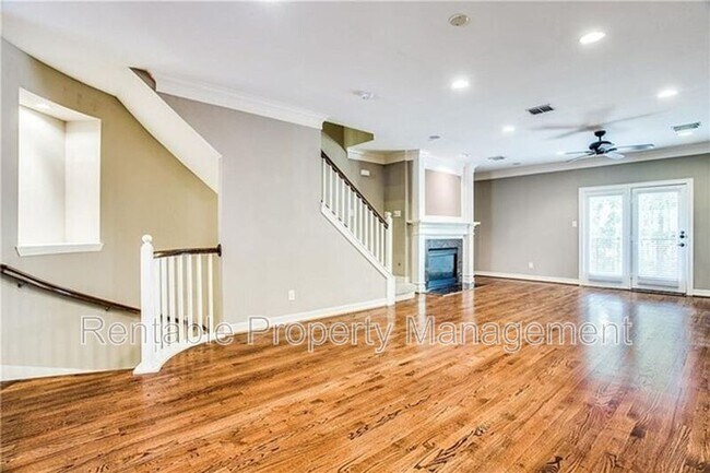 Building Photo - 3610 Gillespie St