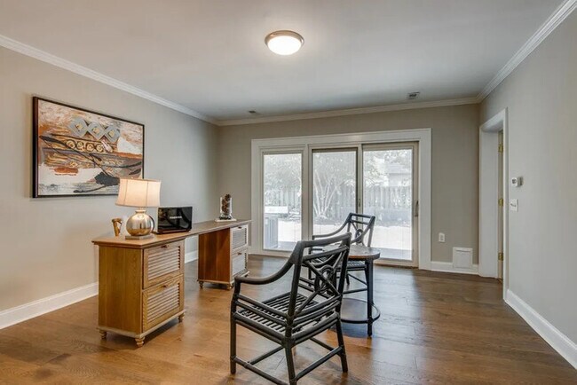 Building Photo - 107 Westover Park Ct