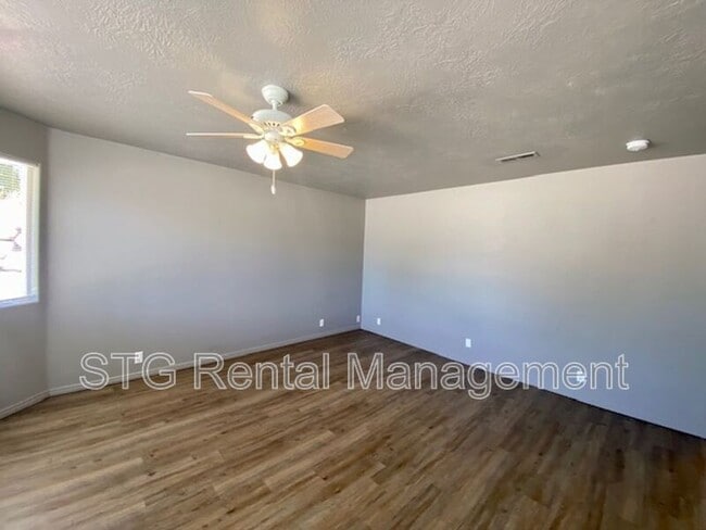 Building Photo - 76 E Center St