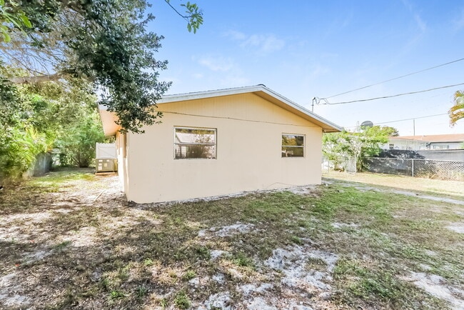 Building Photo - 201 Newcastle St