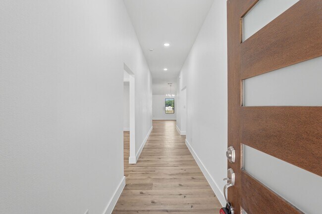 Building Photo - 13134 Lake Conroe Bay Rd