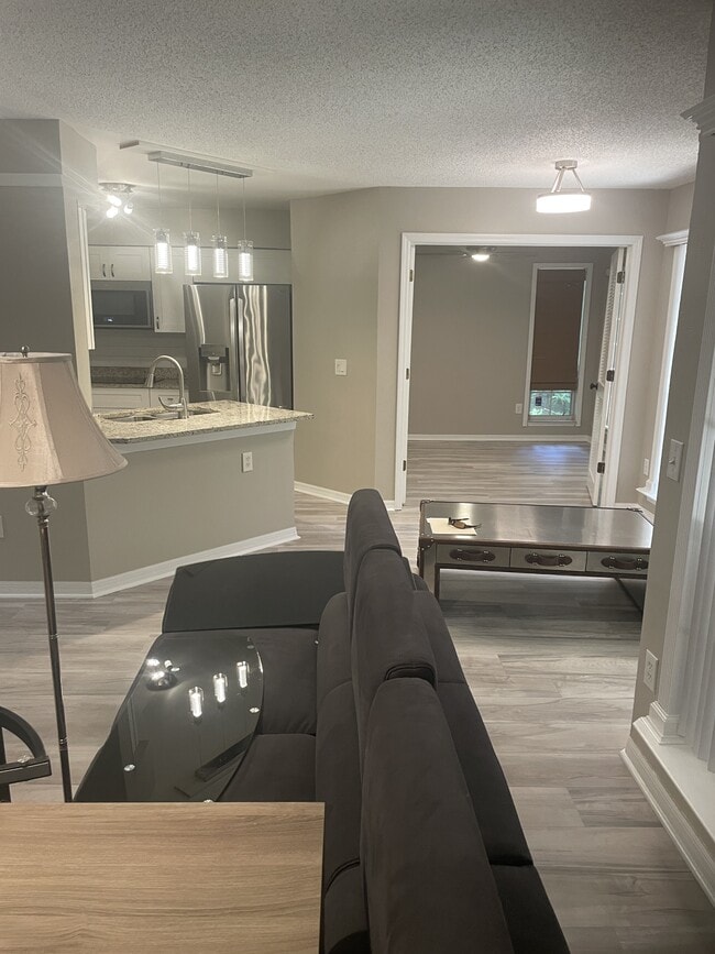 Building Photo - 4671 Pembrook Pl