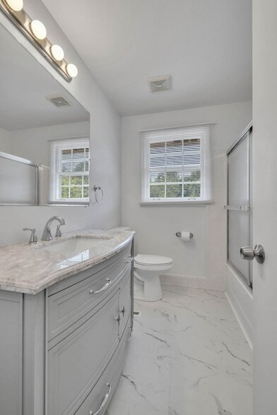 Building Photo - 108 Chiroc Rd