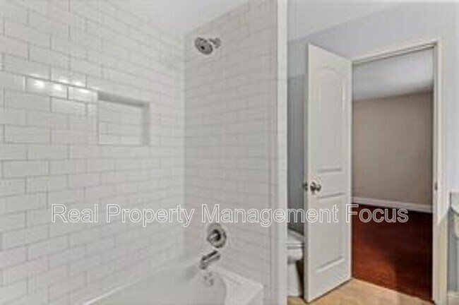 Building Photo - 14722 Overview Dr