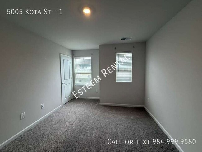 Building Photo - 5005 Kota St
