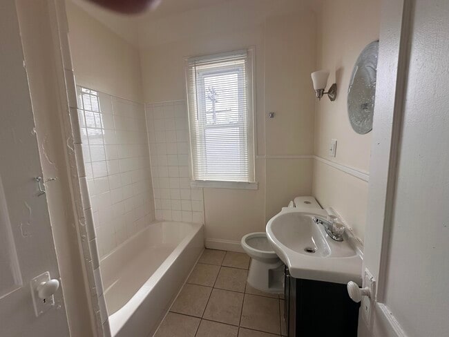 Building Photo - 2293 W Philadelphia St