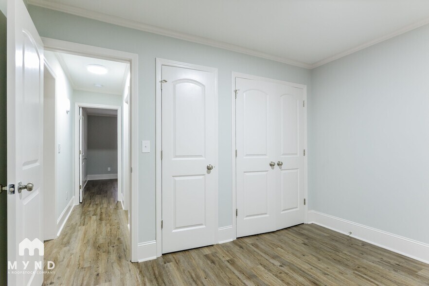 Building Photo - 400 Cherry St