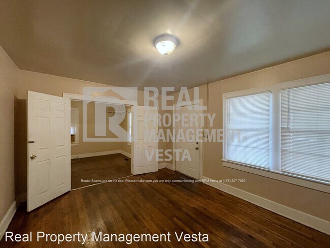 Building Photo - 2 br, 1 bath House - 1052 Mimosa Dr