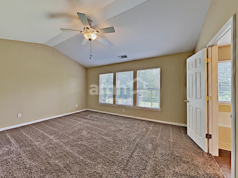 Building Photo - 2251 Monthemer Cv