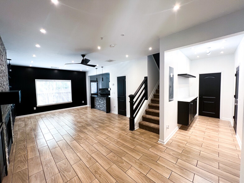 Building Photo - 2050 Appaloosa Way