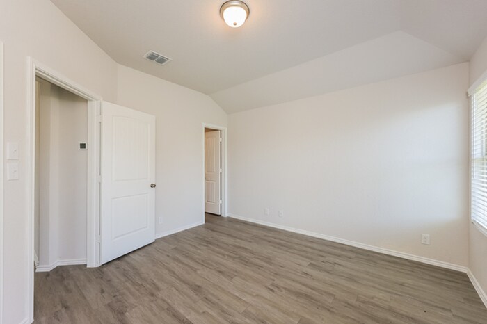 Building Photo - 5027 Blue Ranch